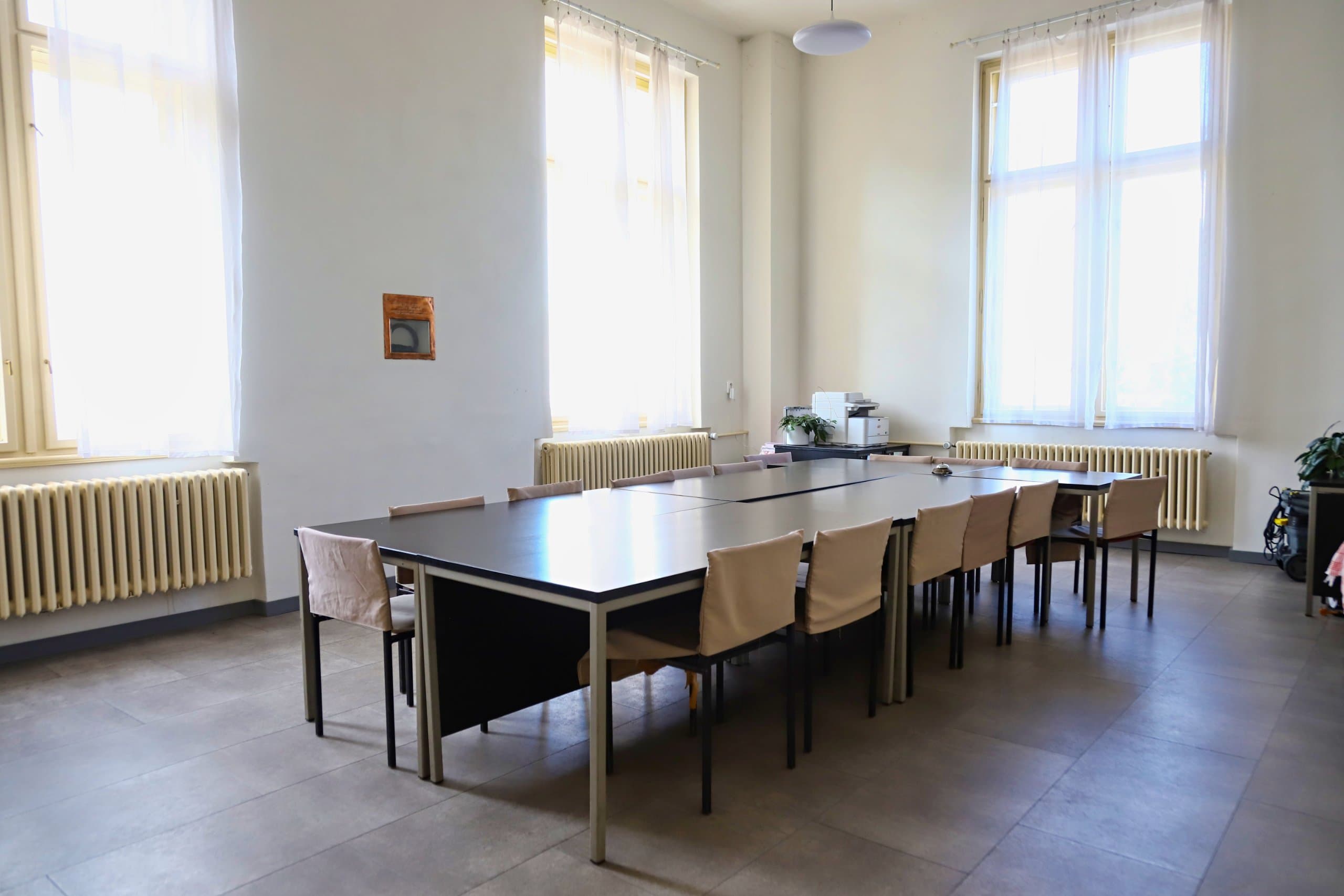 Sborovna - zasedací a jednací místnost